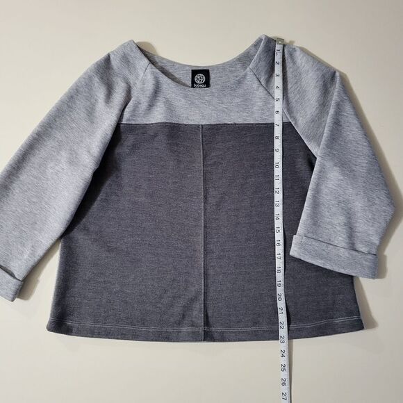 Bobeau Women's Black and Gray Colorblock Pullover Top - Picture 4 of 11